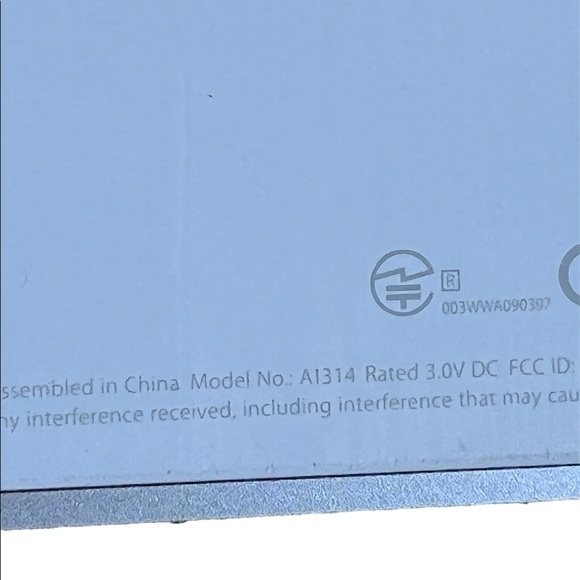 Apple Wireless Magic Keyboard‎ A1314 - Picture 3 of 3